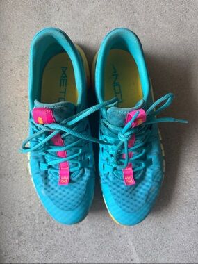 Nike Metcon Shoes with Pink Accents and Yellow Sole